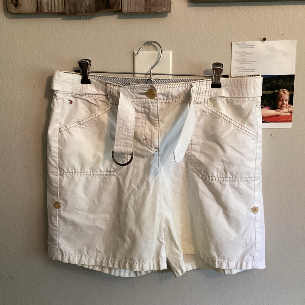 Women’s Size 8 Tommy Hilfiger White Cargo Shorts with Belt Tote9